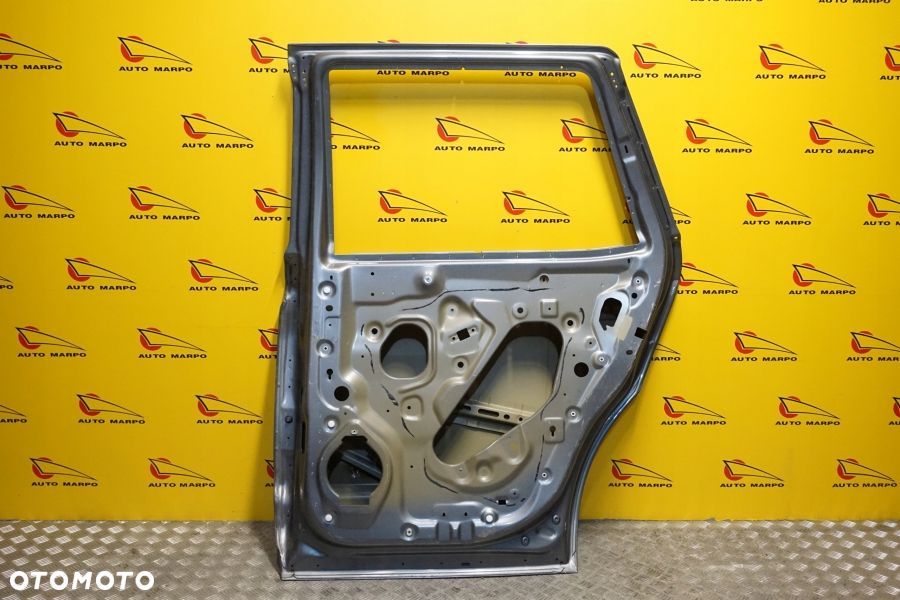 GMC CHEVROLET YUKON TAHOE 2021 - 2024 Drzwi Tył Prawe Tylne USA - 4