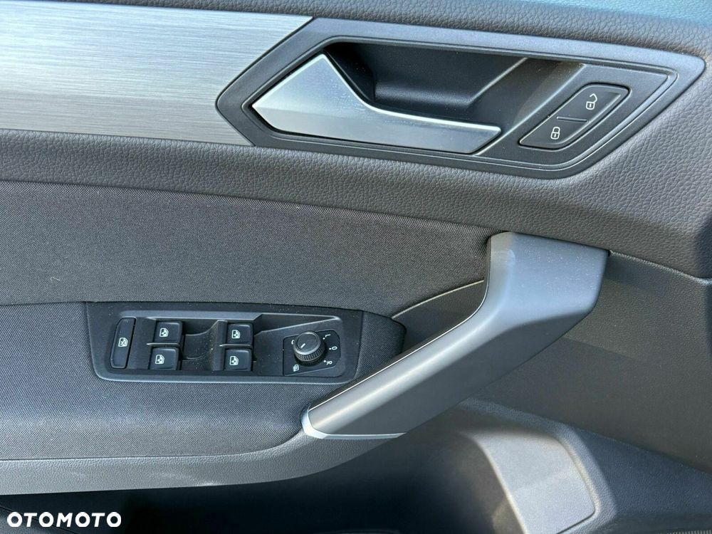 Volkswagen Touran 1.5 TSI EVO Comfortline - 12