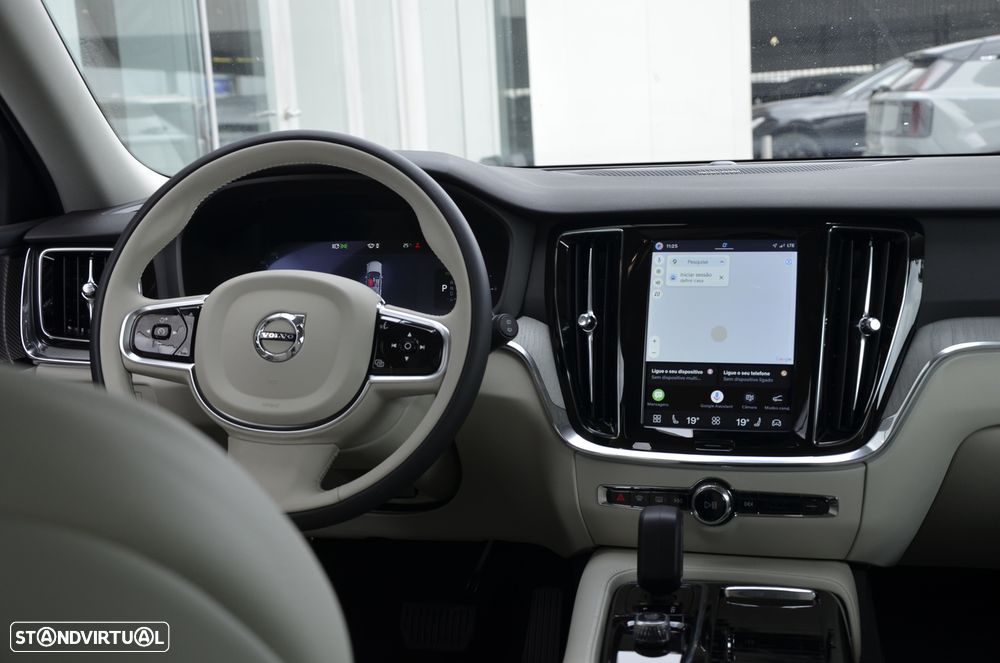 Volvo V60 2.0 T6 AWD TE Plus Dark - 26