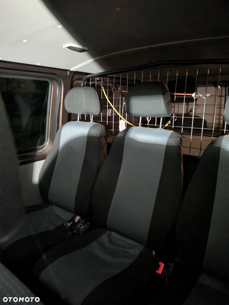 Volkswagen Transporter - 12