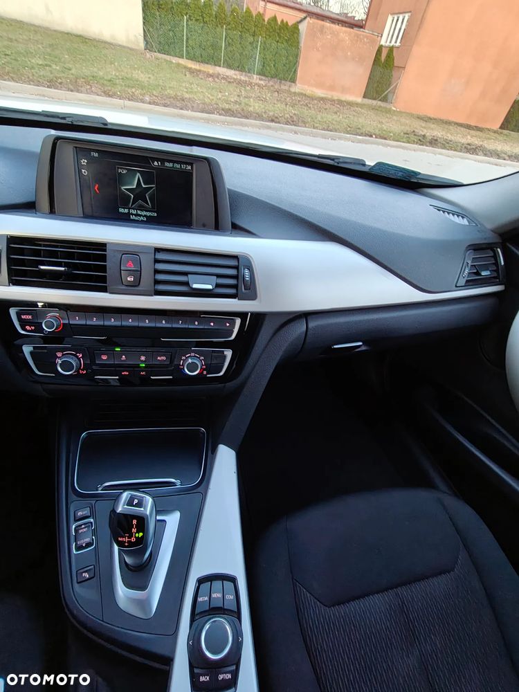 BMW Seria 3 318i GPF Sport Line Shadow - 10