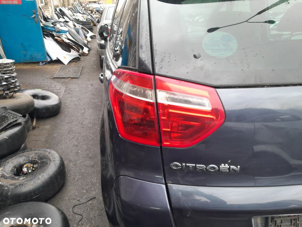 Lampa tylna lewa w błotnik CITROEN C4 Picasso I 06-10r. - 2
