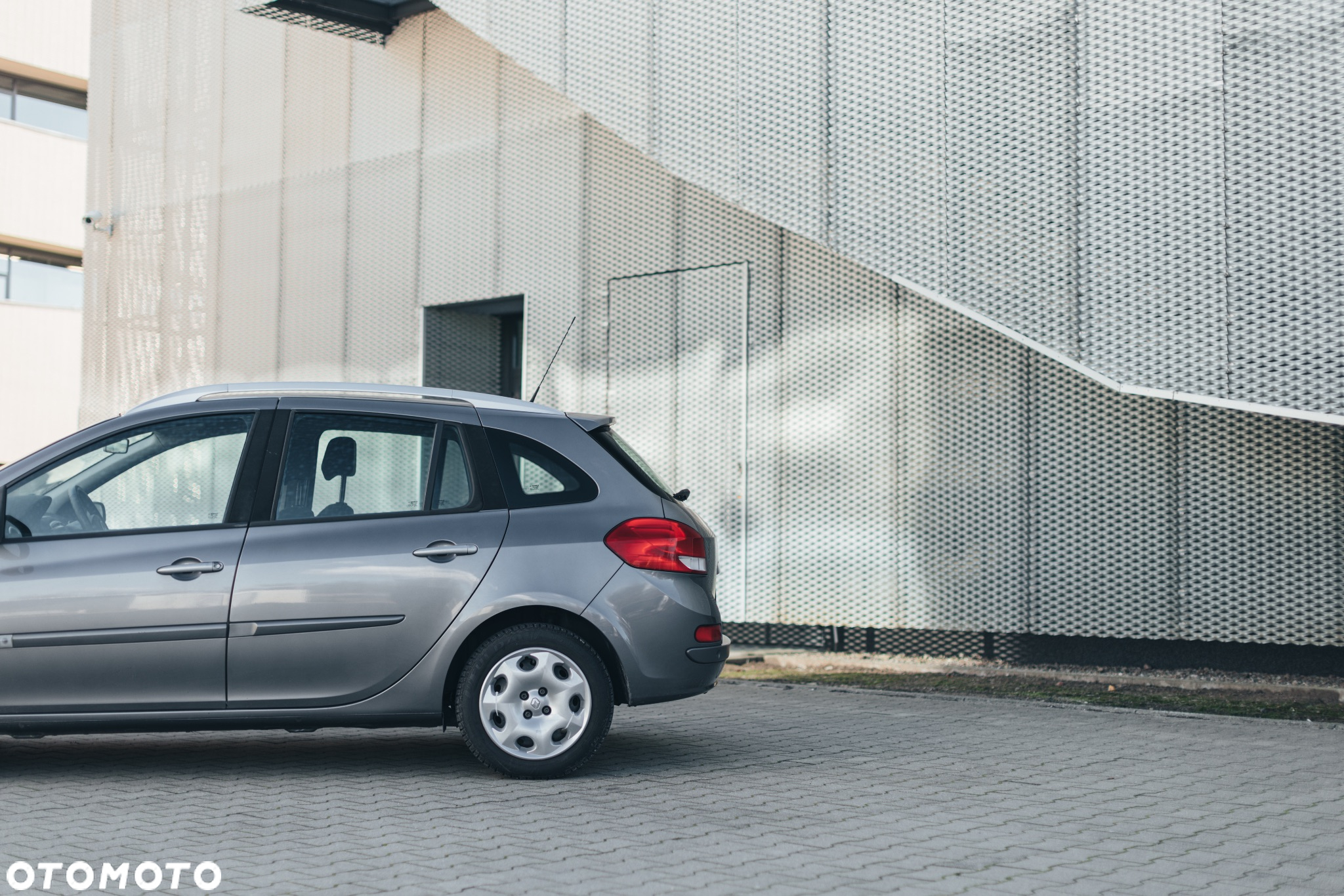 Renault Clio 1.2 16V 75 Grandtour Dynamique - 5
