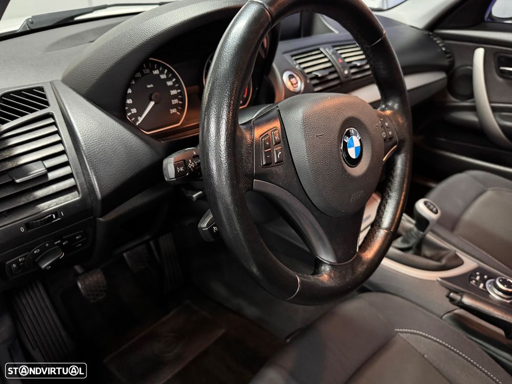 BMW 118 d xDrive Urban Line - 16