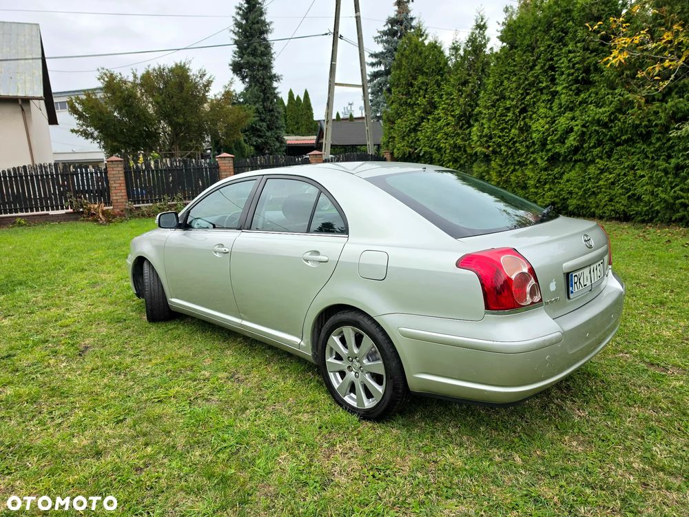 Toyota Avensis 2.0 D-4D Business Edition - 17