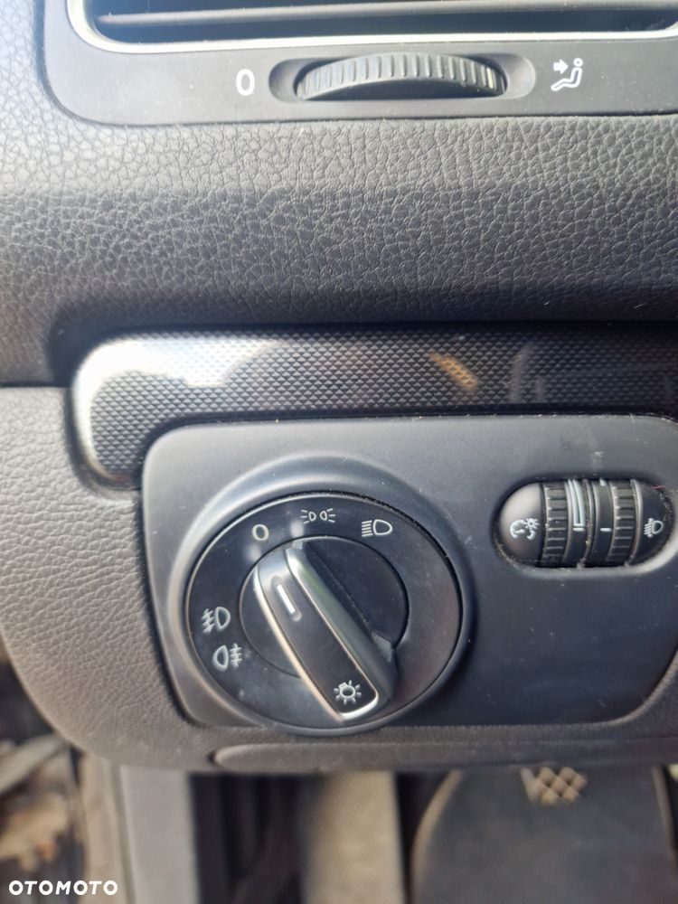 Volkswagen Golf VI 1.6 TDI Comfortline - 19