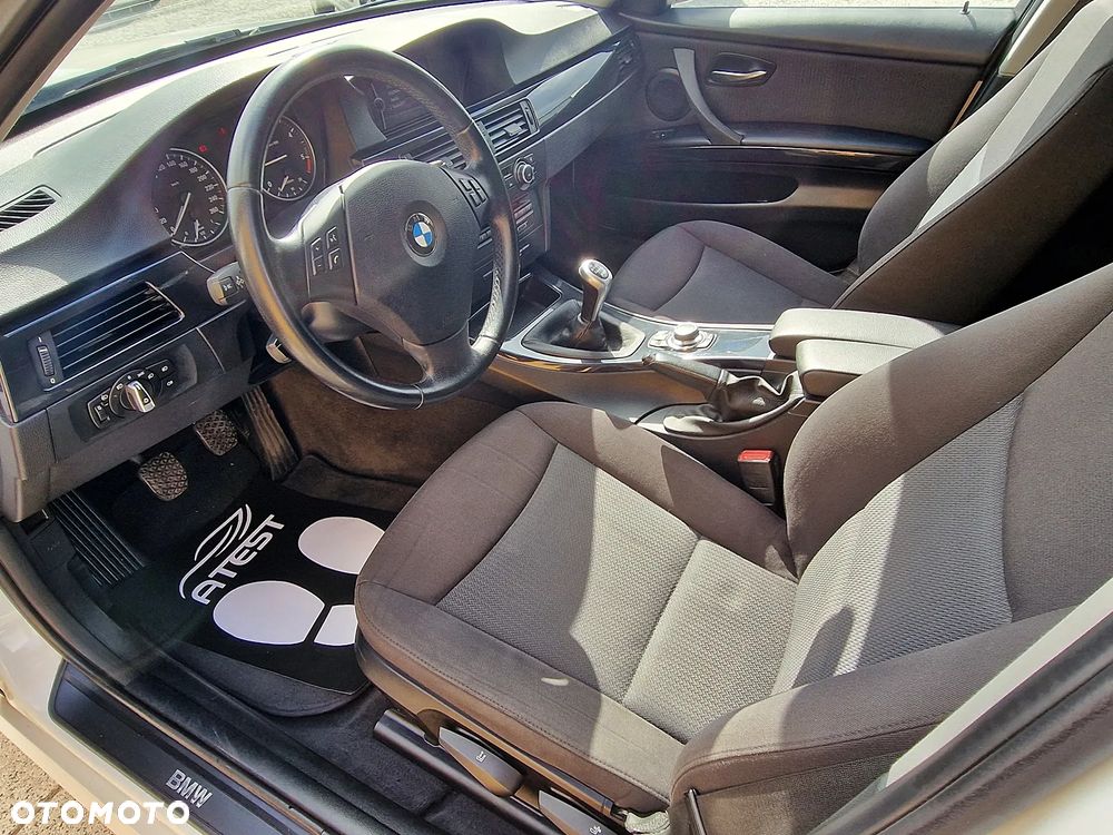 BMW Seria 3 318d DPF Edition Sport - 8