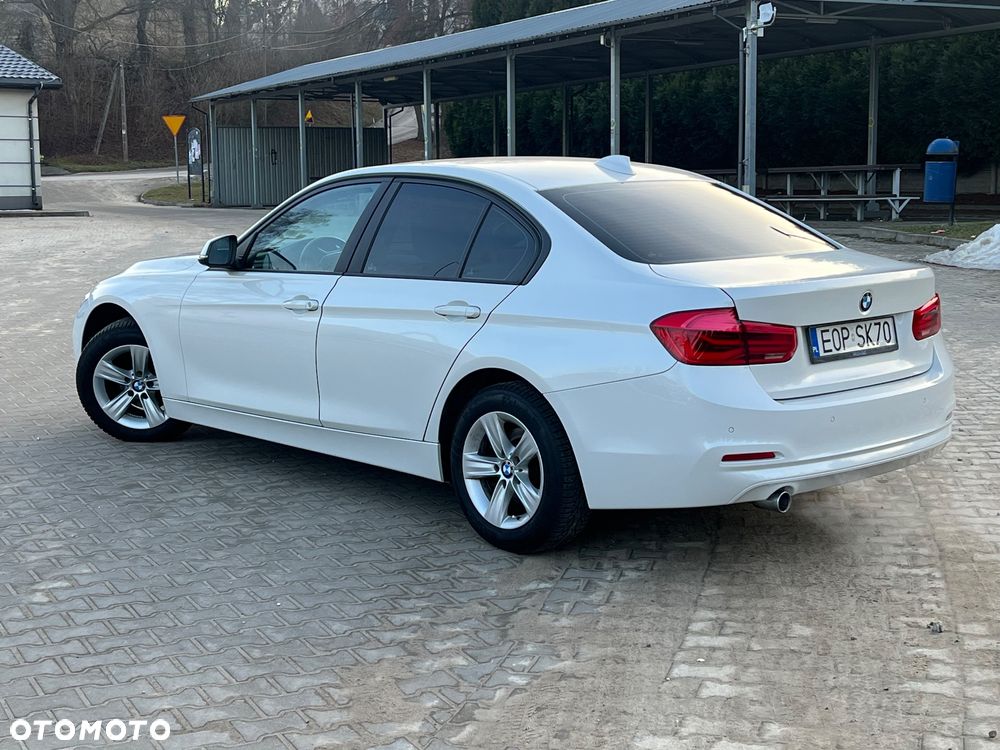 BMW Seria 3 318i - 3