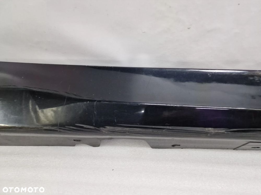 BMW E90 / E91 05- PRAWA LISTWA PROGOWA / NAKŁADKA PROGU , NR 5171-7062298 , NR AUKCJI PR433 - 3