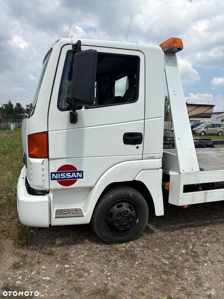 Nissan Atleon - 4
