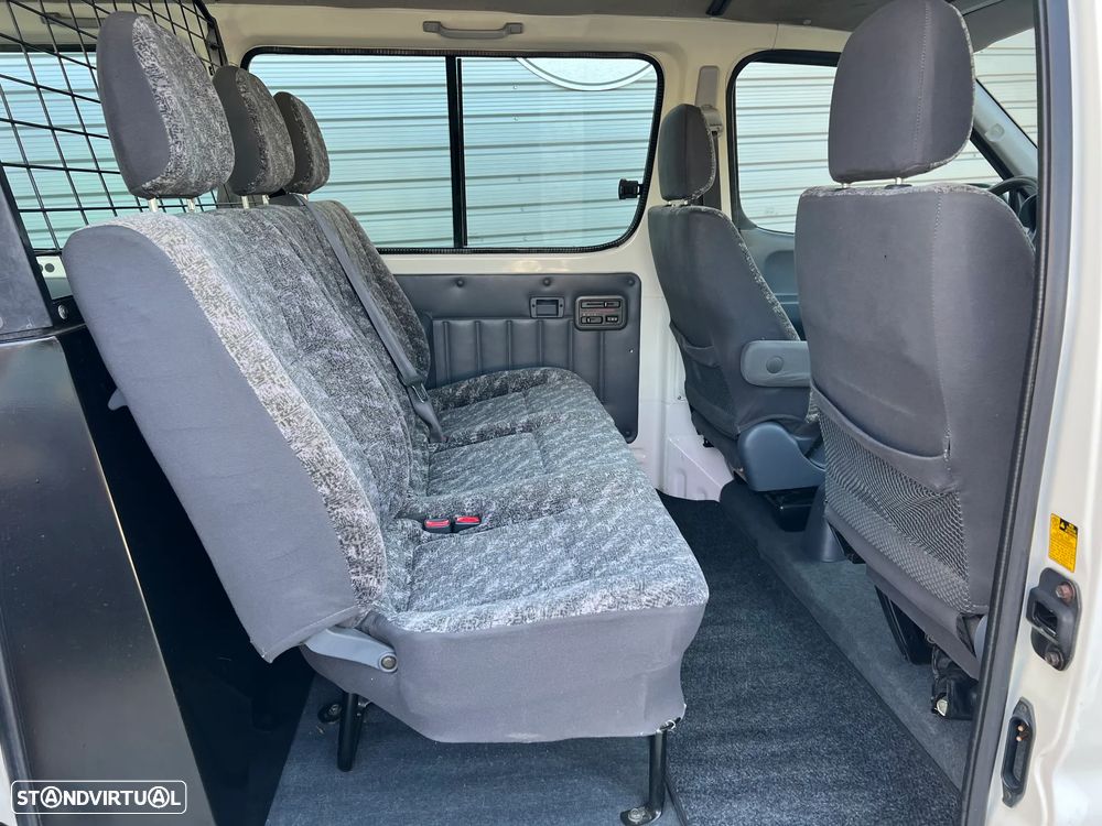 Toyota HiAce 2.5 D-4D Curto Luxo 2.6T - 19
