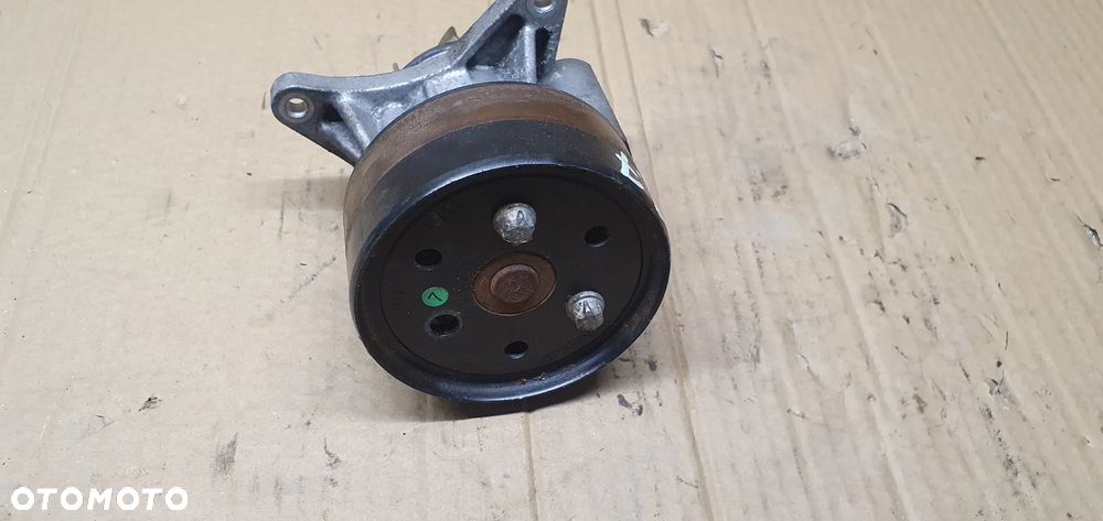 Pompa wody płynu Jaguar XF X250 2.7 TDV6 4R8Q-8501-BF 4R8Q-8509-AC - 4