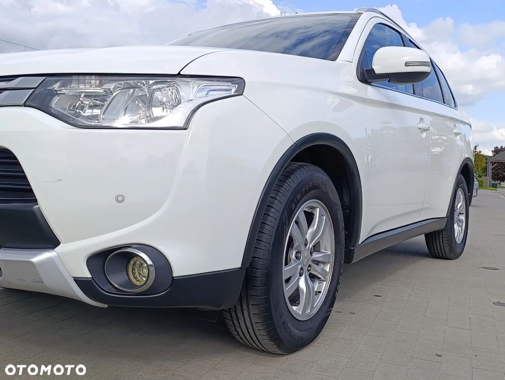 Mitsubishi Outlander 2.0 Intense + Navi 4WD CVT - 30
