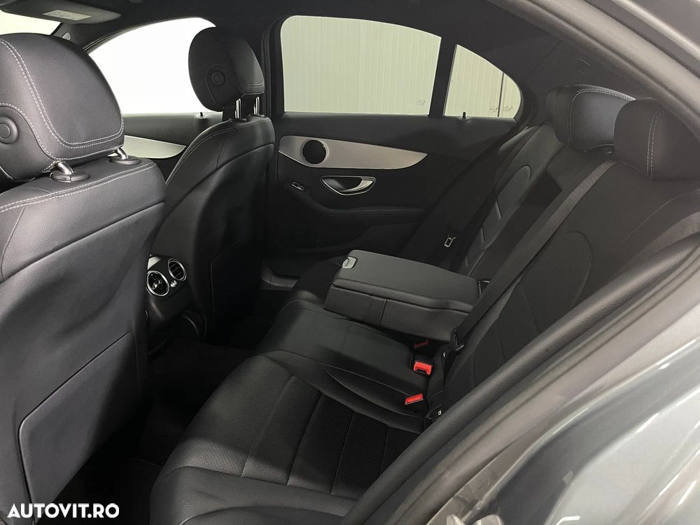 Mercedes-Benz C 200 AMG Line - 12