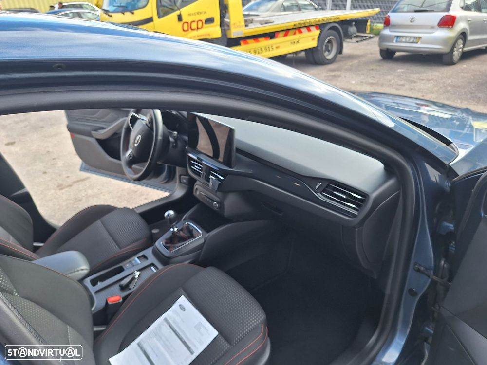 Ford Focus 1.0 EcoBoost MHEV ST-Line - 18