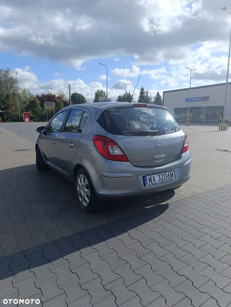 Opel Corsa 1.2 16V Essentia - 10