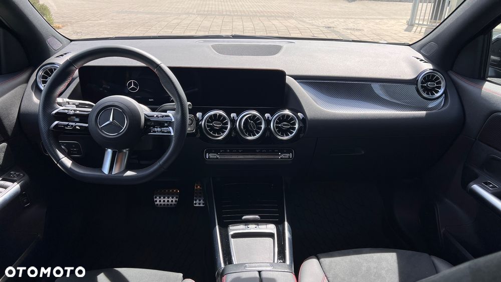 Mercedes-Benz GLA 220 mHEV 4-Matic AMG Line 8G-DCT - 12