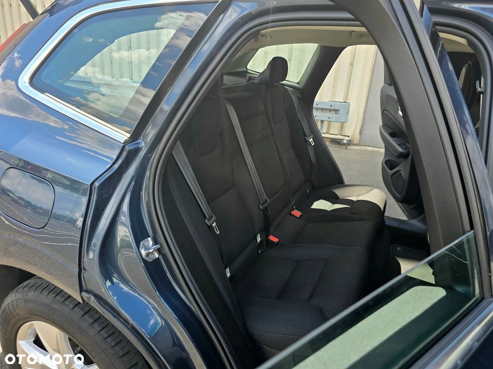 Volvo XC 60 ver-b5-b-awd-momentum-pro - 19