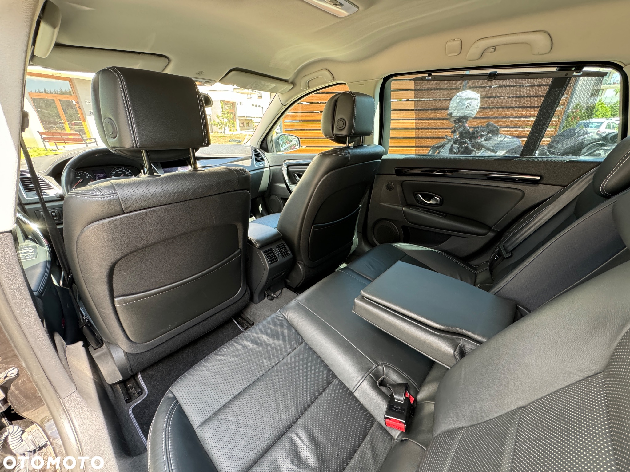 Renault Laguna 2.0 dCi Initiale - 9