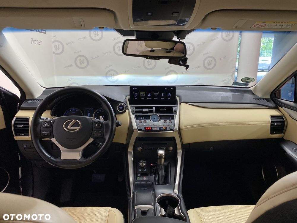 Lexus NX 300h Comfort AWD - 10