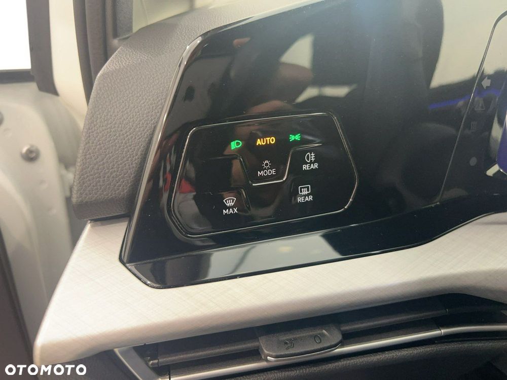 Volkswagen Golf - 27