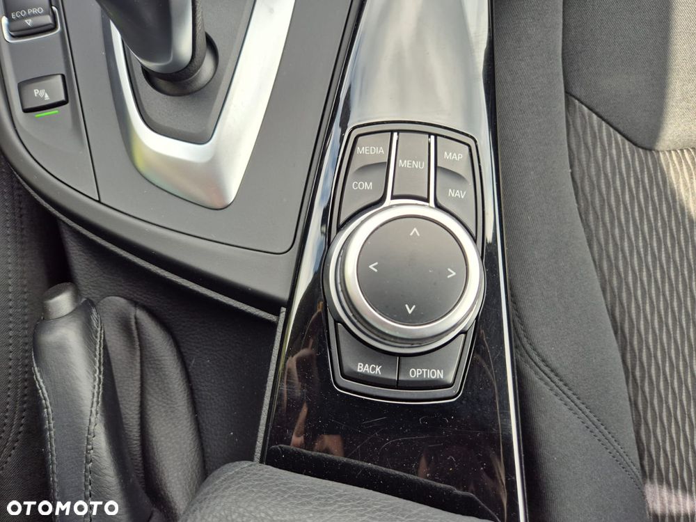 BMW Seria 3 320i GPF Advantage - 26