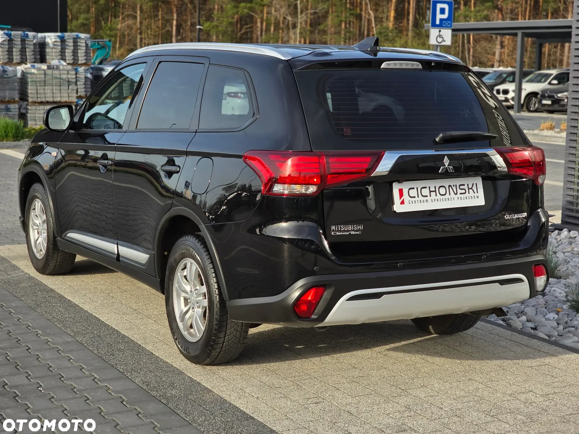 Mitsubishi Outlander 2.0 Invite + 2WD - 6