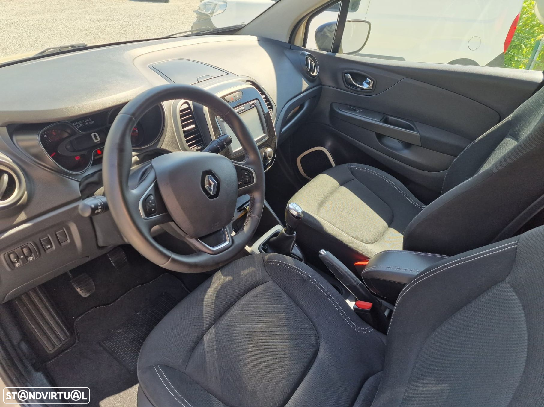 Renault Captur 1.5 dCi Exclusive - 19