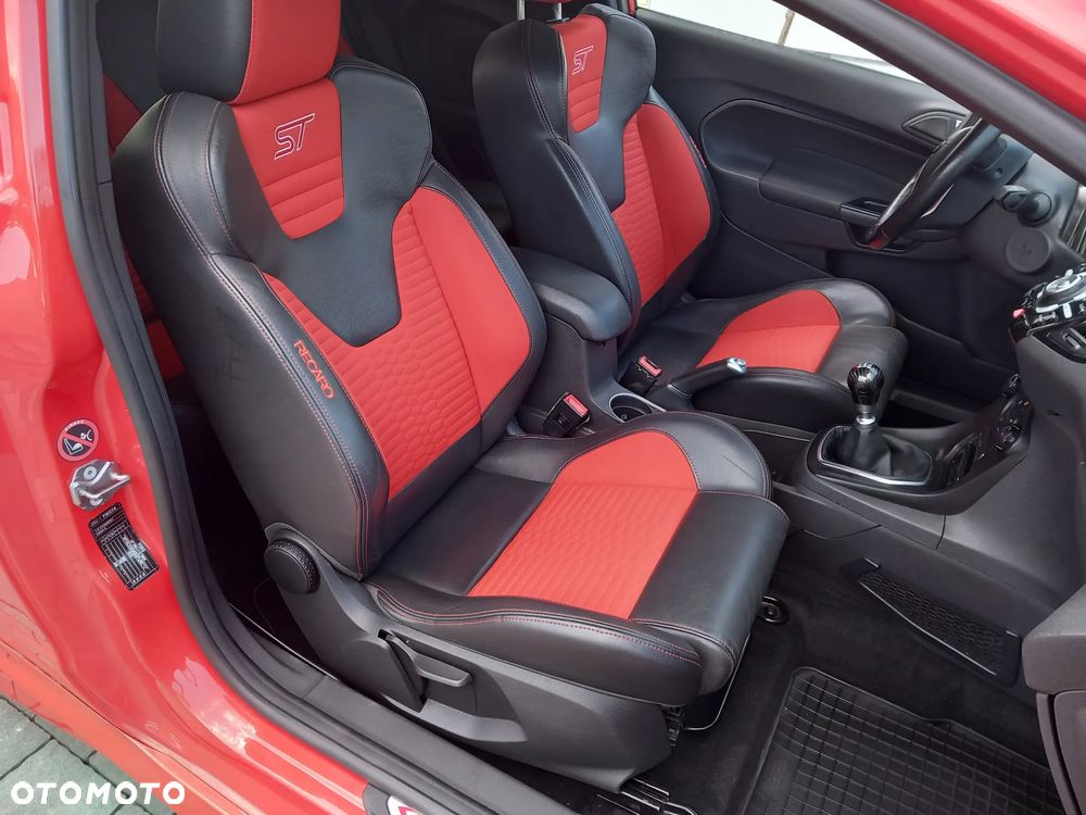 Ford Fiesta 1.6 EcoBoost ST - 22