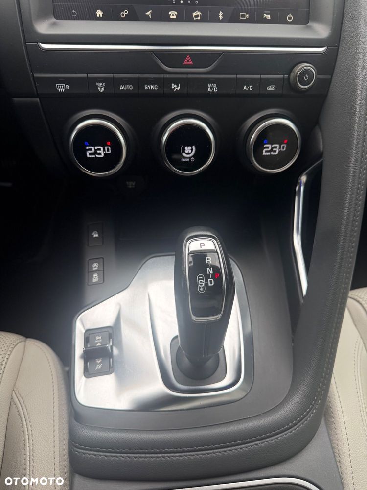 Jaguar E-Pace 2.0 P250 mHEV AWD S - 20