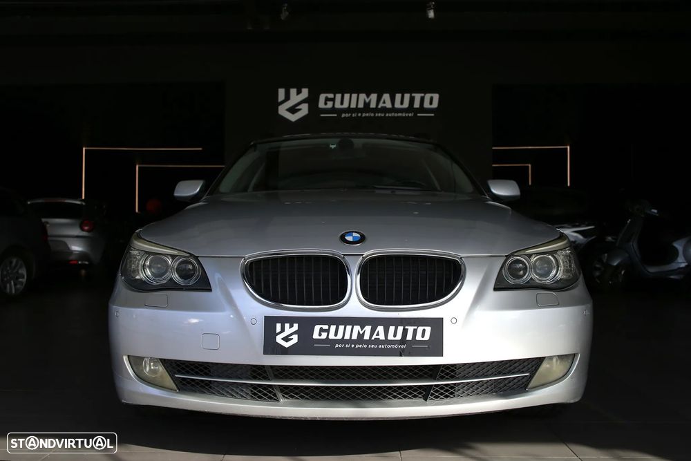 BMW 520 dA Touring Executive - 14