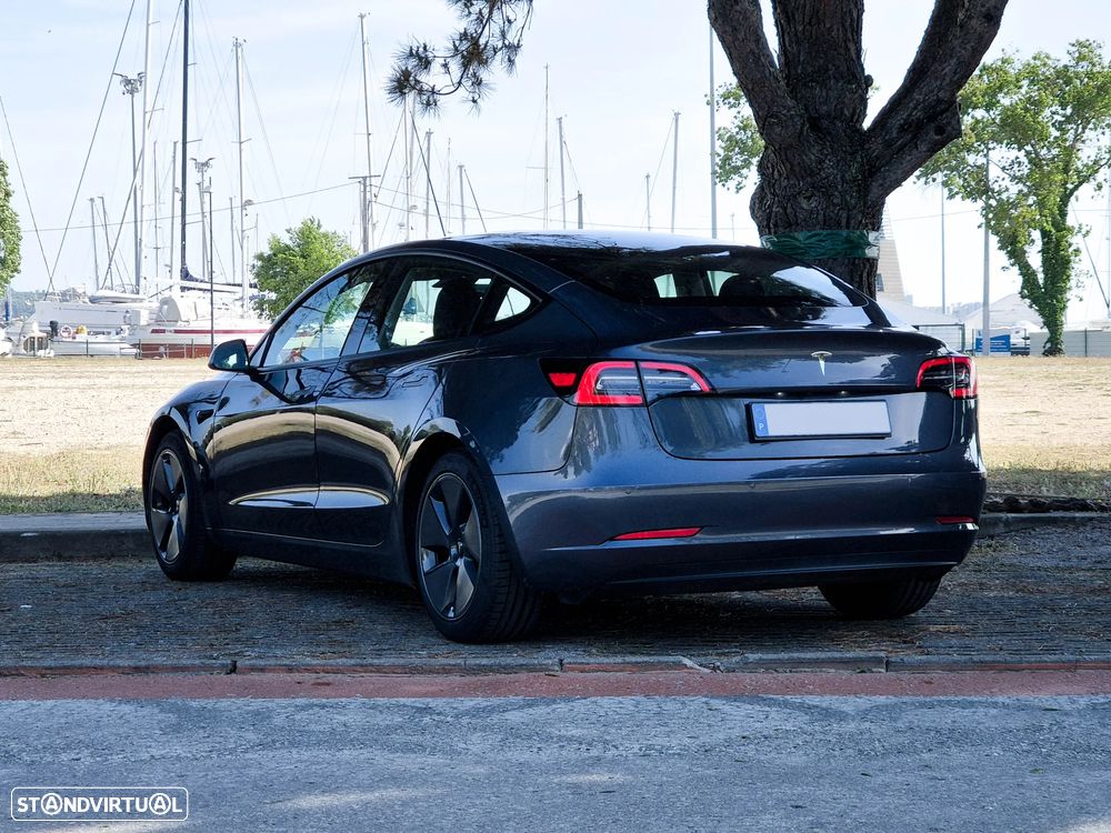 Tesla Model 3 Standard Range Plus RWD - 3