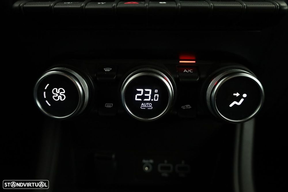 Renault Captur 1.0 TCe Techno Bi-Fuel - 12