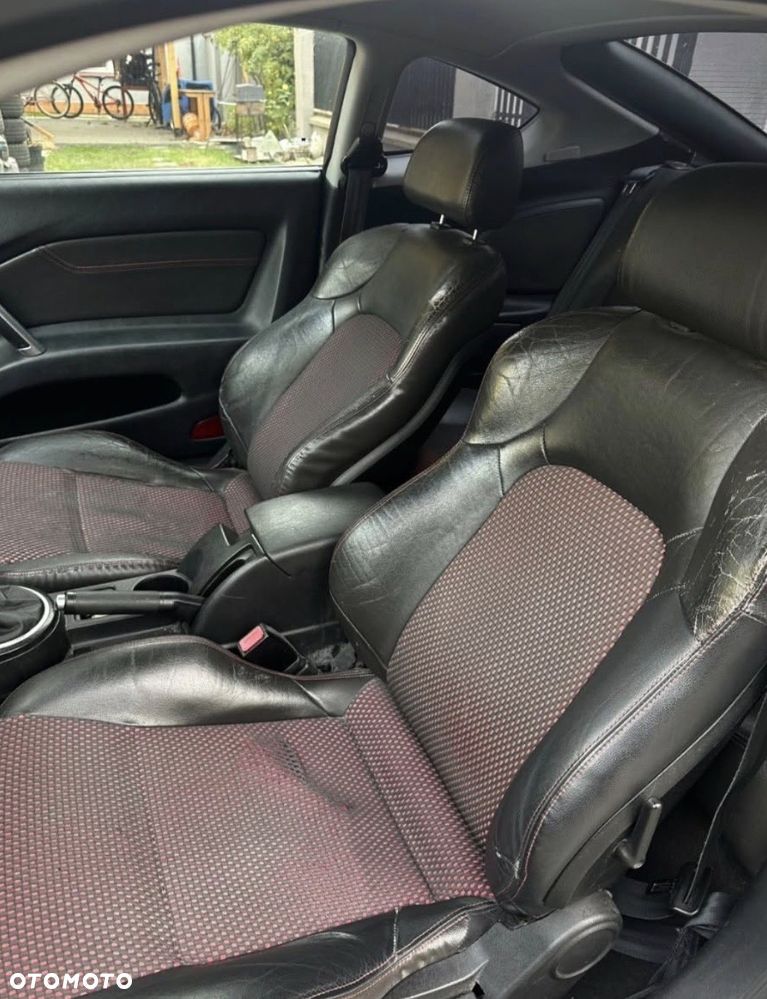 Hyundai Coupe - 12
