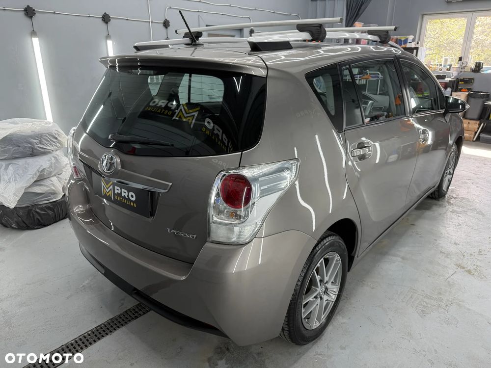 Toyota Verso 1.8 Premium 7os - 4