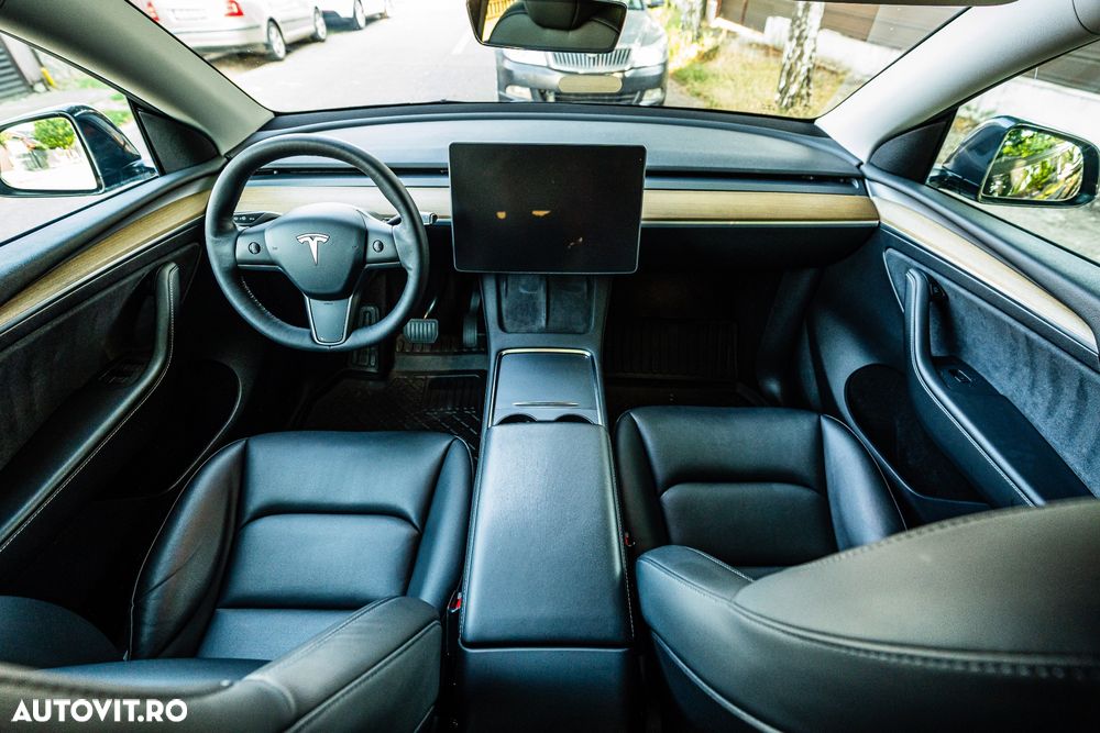 TESLA Model Y 2022 — imagine 8