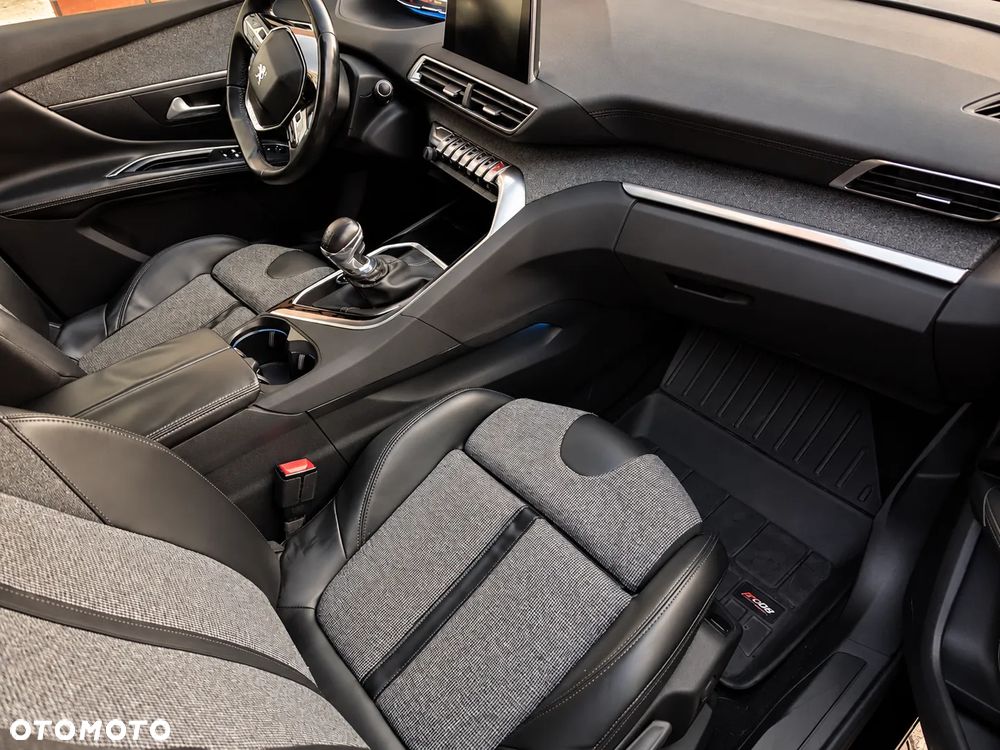 Peugeot 3008 - 22