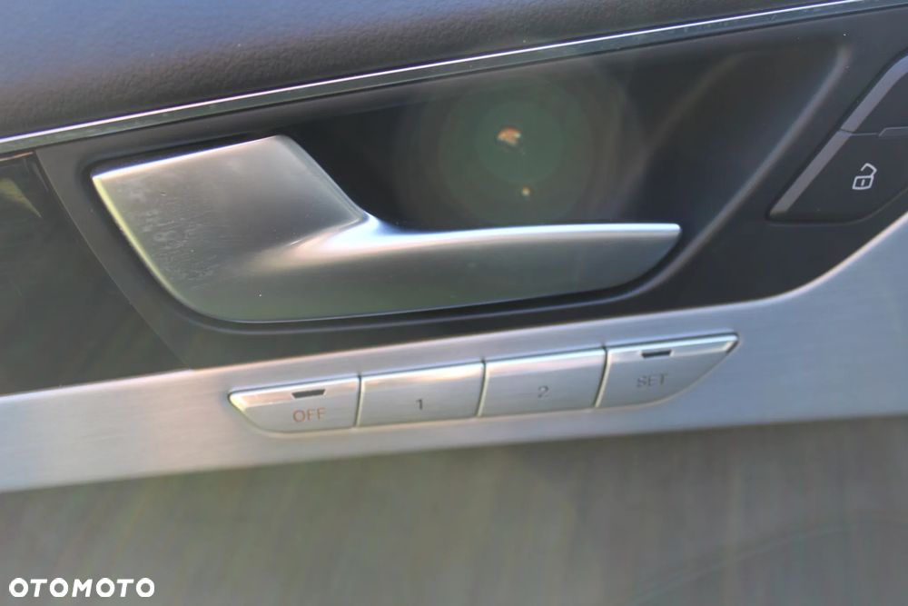 Audi A8 3.0 TDI ultra DPF quattro tiptronic - 10