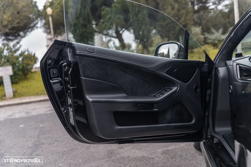 Aston Martin Vanquish - 16