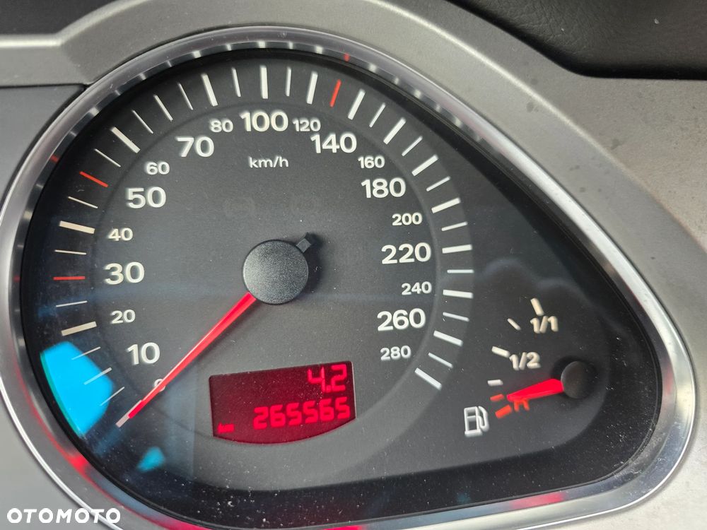 Audi A6 Avant 2.0 TDI DPF multitronic - 18