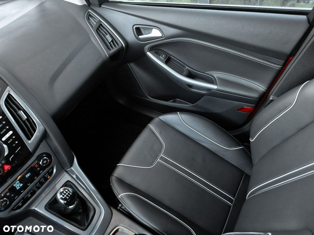 Ford Focus 1.6 EcoBoost Titanium - 17