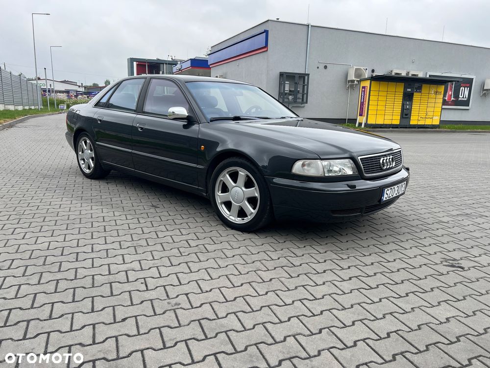Audi S8 - 8