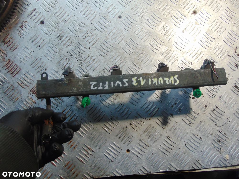 listwa wtryskowa suzuki swift 2 m13a 1,3 benzyna - 4