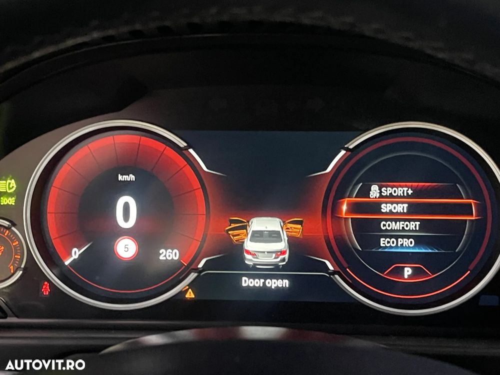 BMW Seria 5 520d Sport-Aut. - 41