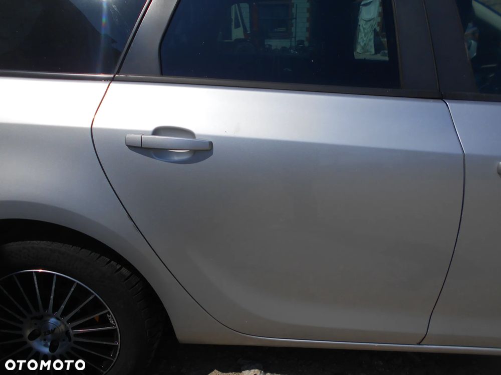 OPEL ASTRA J SPORT TOURER KOMBI KOD LAKIERU Z176 92KW-125KM  SILNIK SKRZYNIA BIEGOW MANUALNA 6 BIEGOWA MASKA LAMPA LUSTERKO PAS PRZEDNI BLOTNIK ZAWIESZENIE  ZDERZAK PRZOD SPRYSK SPRISKIWACZ LAMP SOCZEWKA CZESCI - 11
