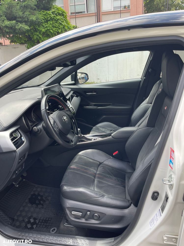 Toyota C-HR - 11