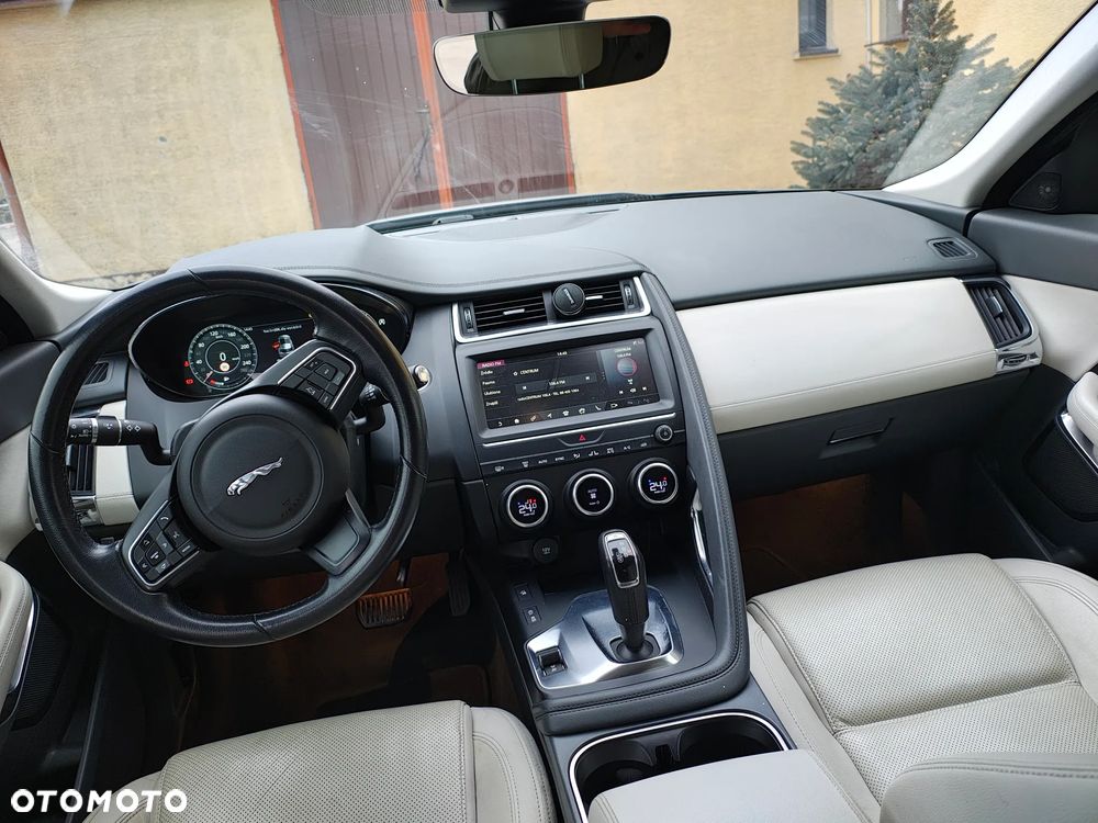 Jaguar E-Pace 2.0 i4D AWD SE - 6