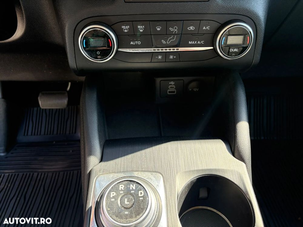 Ford Kuga 2.0 EcoBlue A8 AWD Titanium - 12