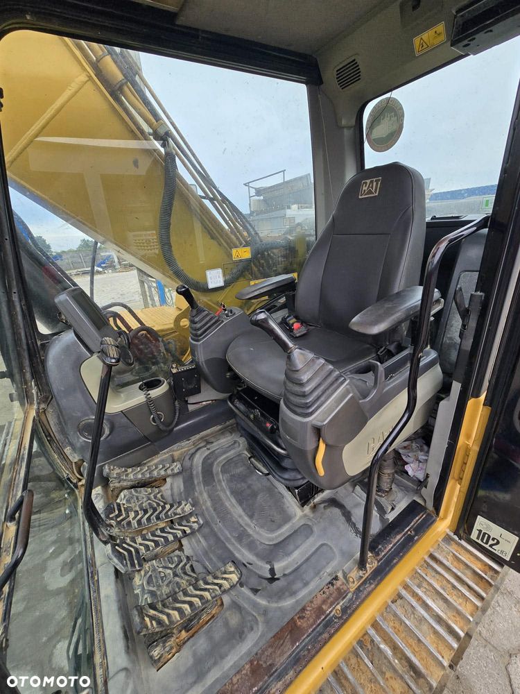Caterpillar CAT320DL - 6