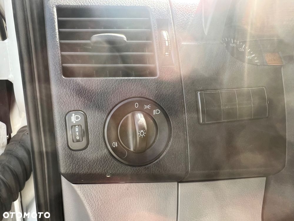 Mercedes-Benz Sprinter - 20